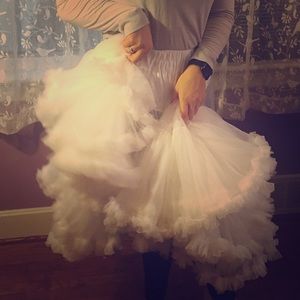 Oh-so-soft Snow White Unique Vintage Crinoline